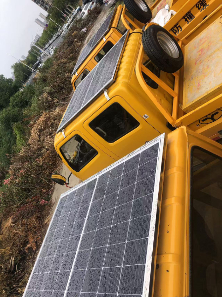 100K帶太陽(yáng)能光板防撞車(chē)圖片